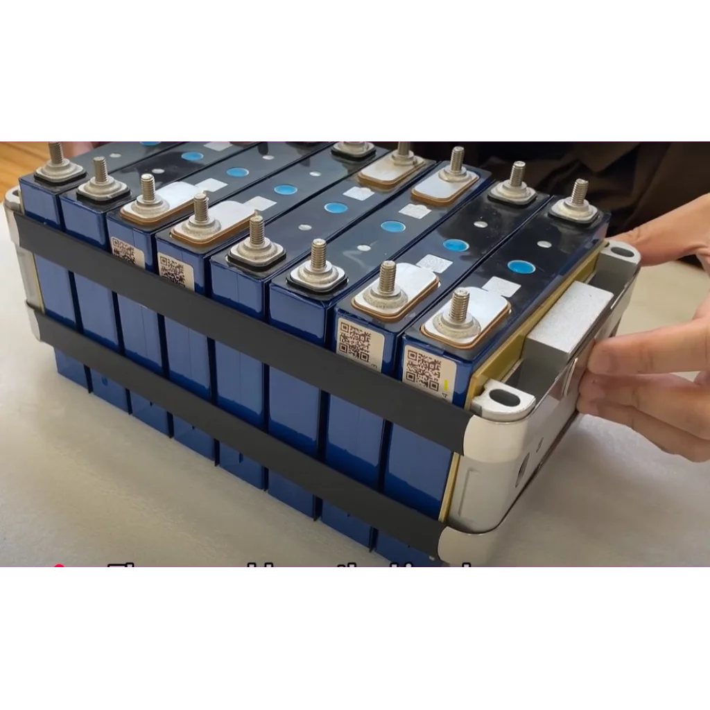 Lithium 12V 320Ah (LiFeP04) BMS 200A